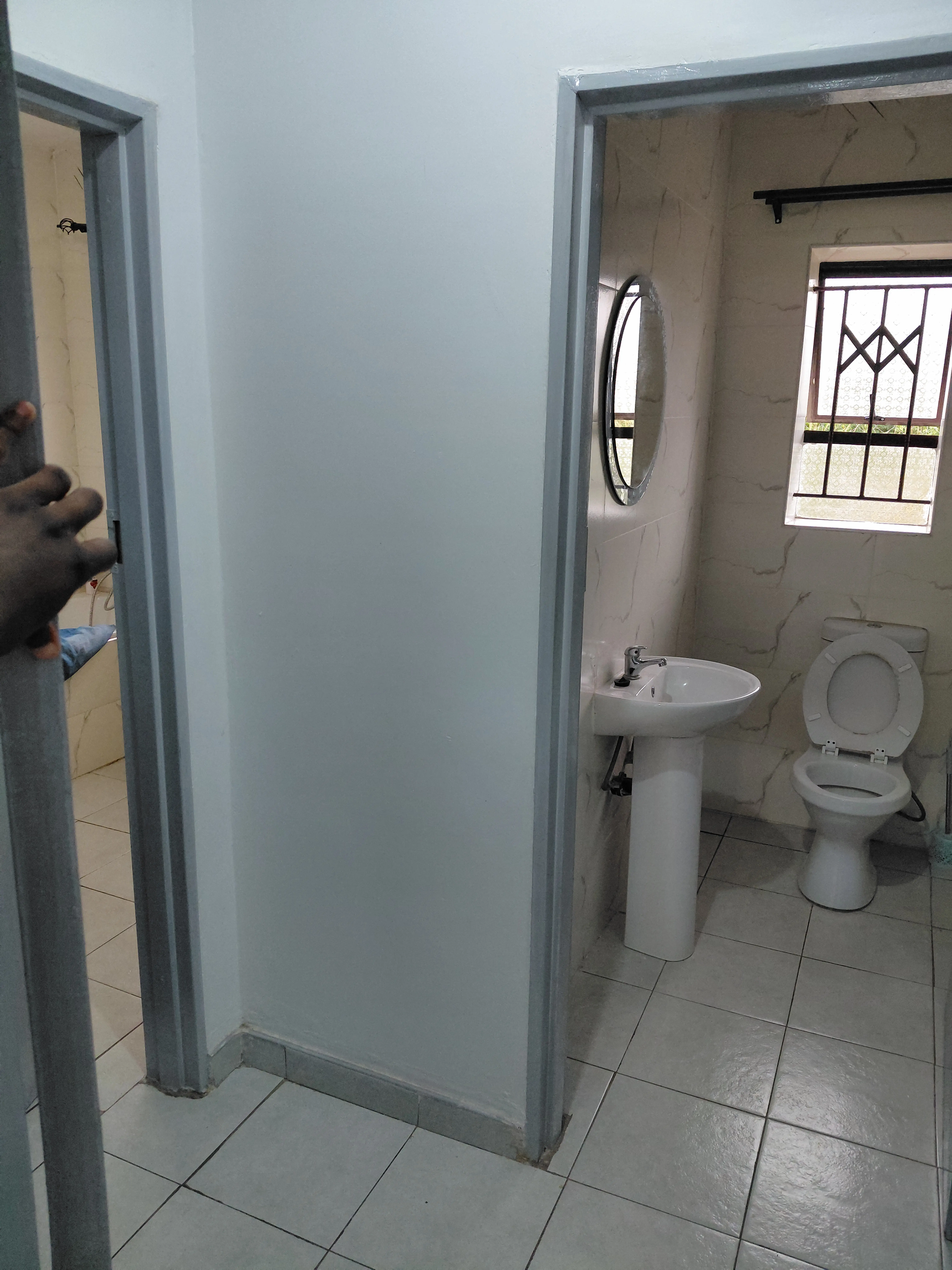 Modern solar-powered kitchen in Norton with gas stove and ample storage - Professional co-living Harare